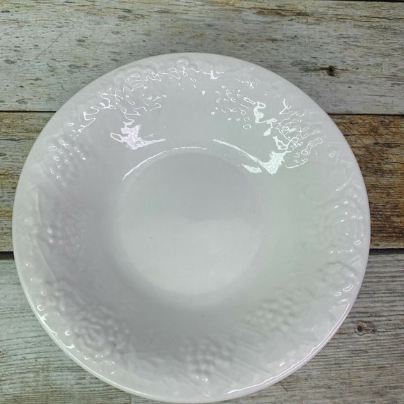 Gibson FOUR SEASONS All White Embossed Fruit Floral Rim Coupe Soup Bowl Set of 4 - Picture 4 of 16